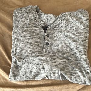 Men’s xl old navy shirt